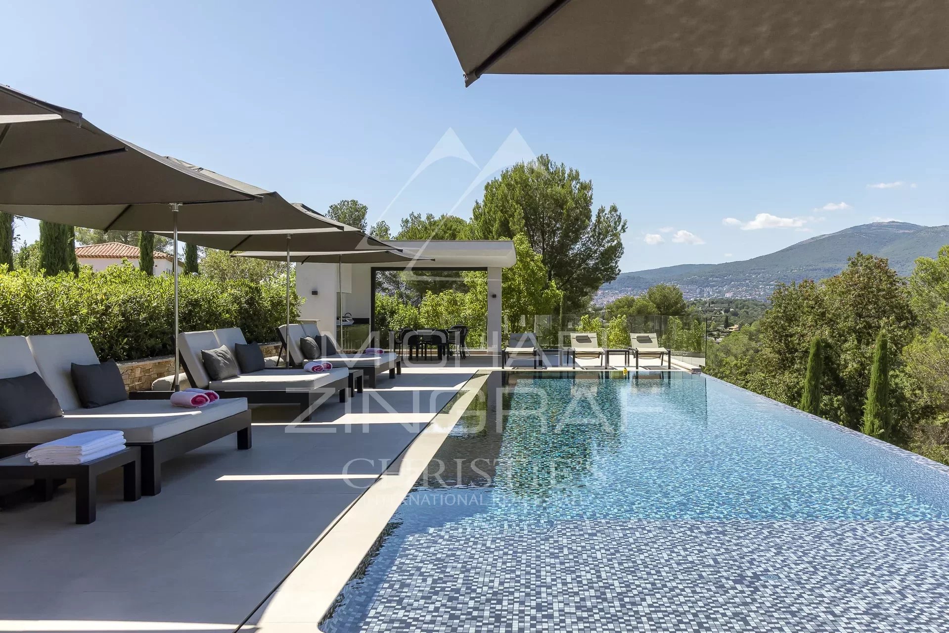 Brand new contemporary villa - close to Valbonne village - 6 bedrooms