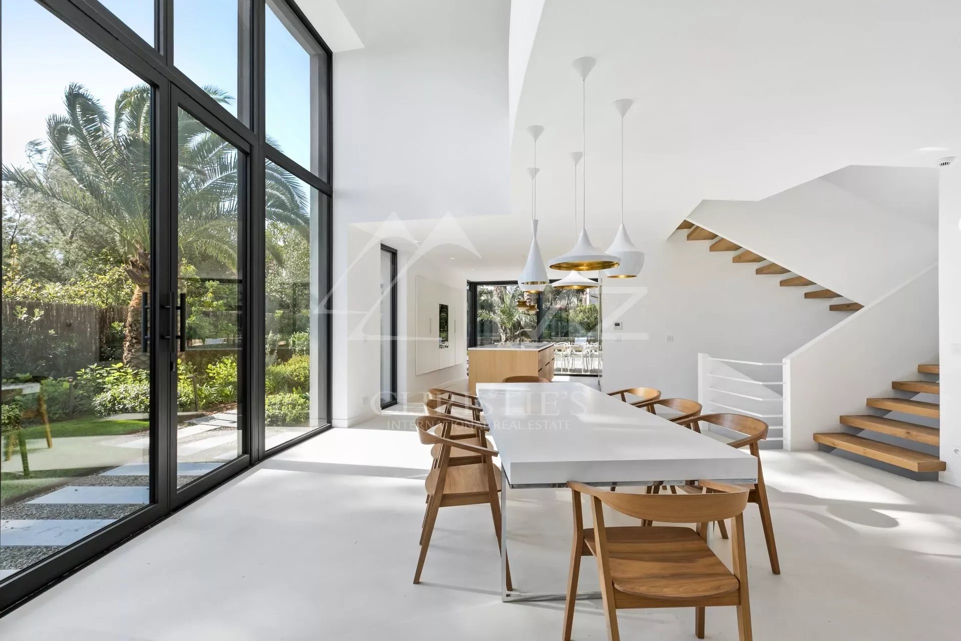 Cap d'Antibes - New contemporary villa