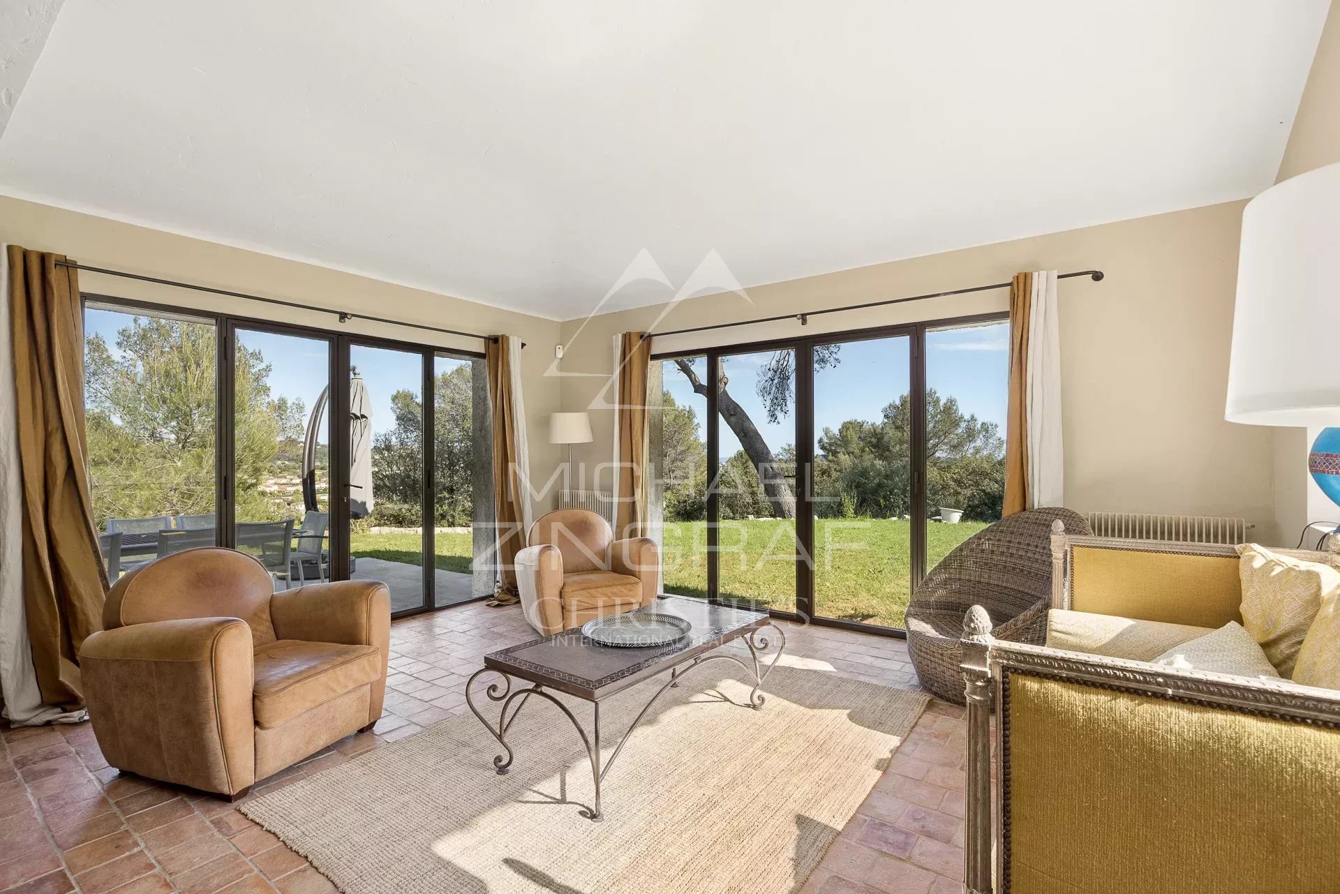 Charmantes Anwesen im provenzalischen Stil, fußläufig zum Dorf La Colle-sur-Loup