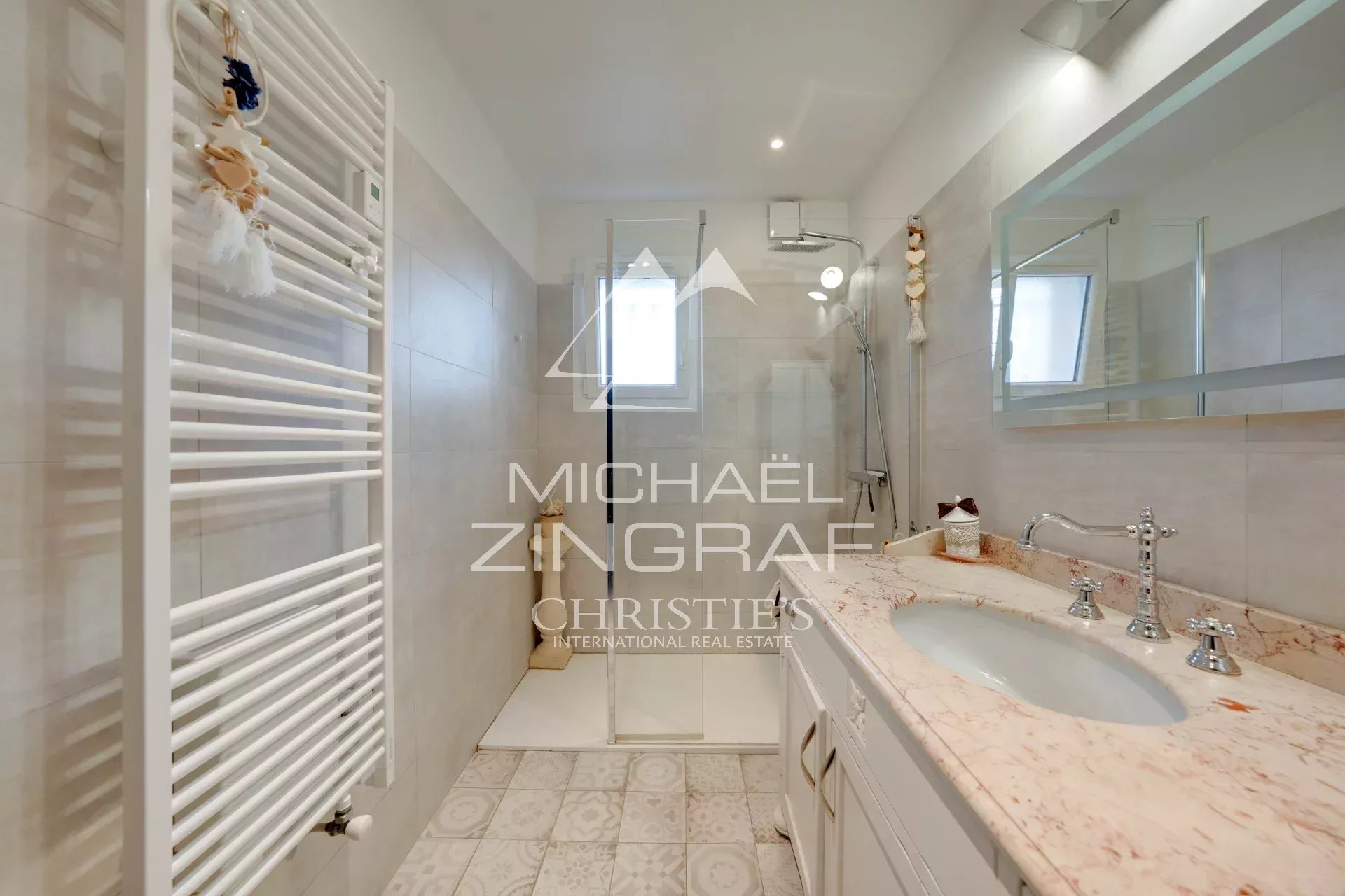 Neoprovenzalisches Haus im Herzen der Provence