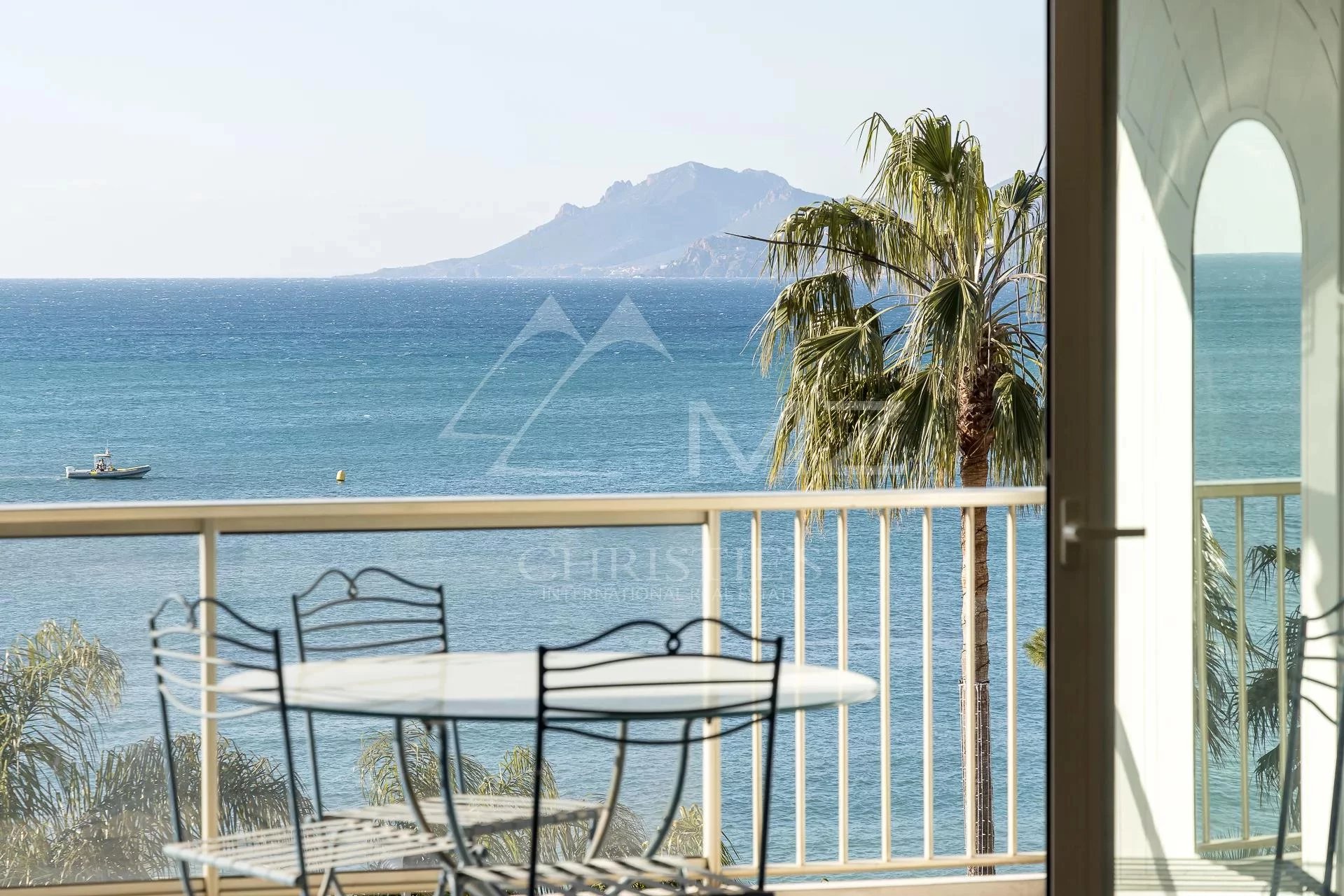Cannes - Croisette - two bedrooms apartment