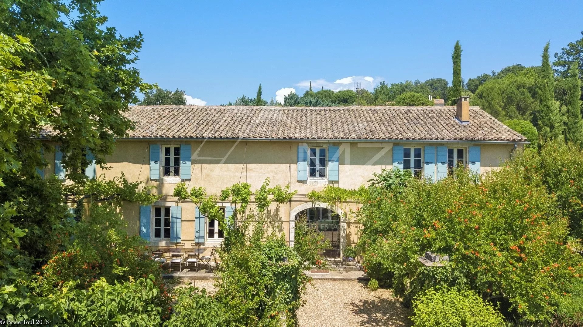 Luberon - Exquisite property with heated pool