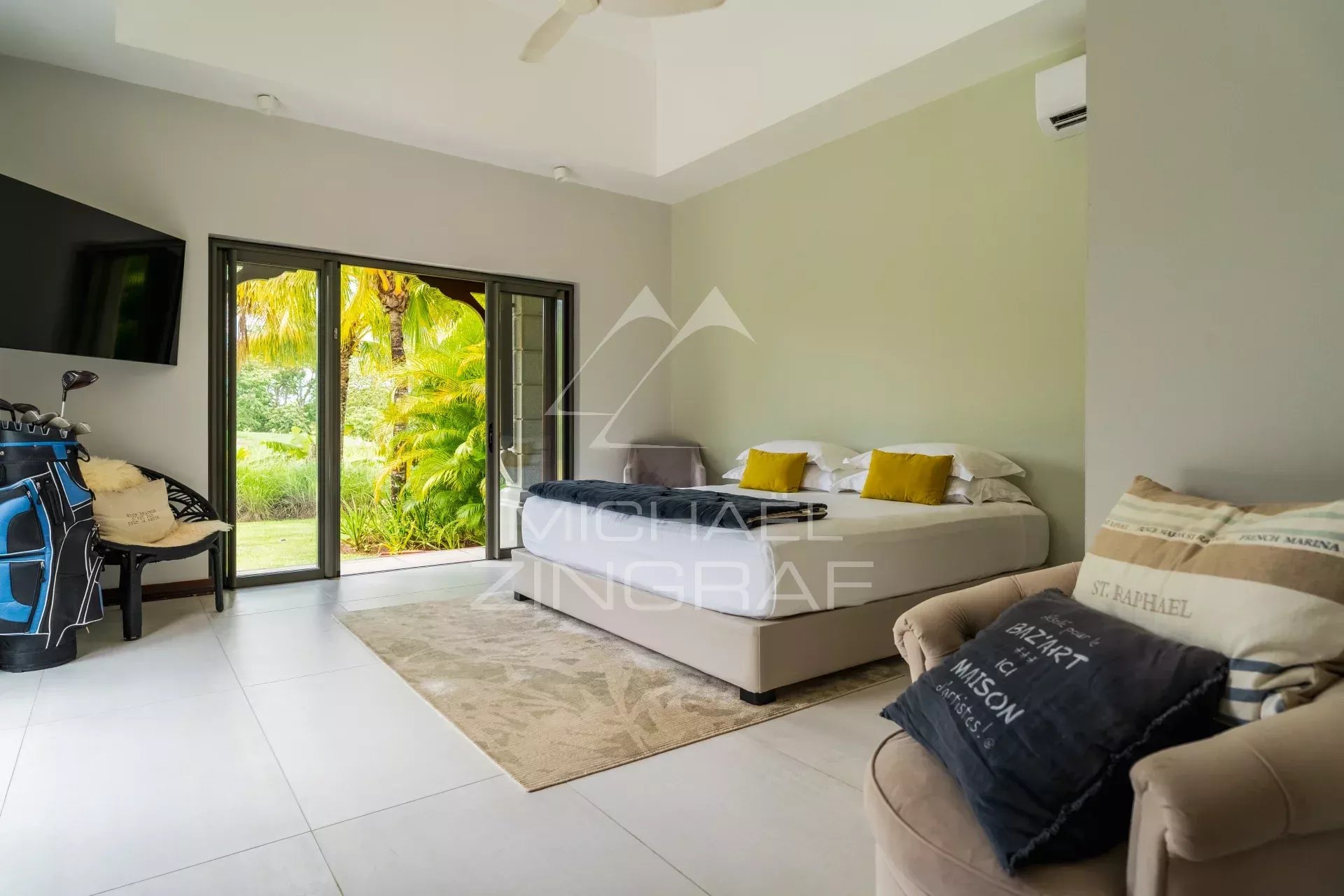 Élégante villa contemporaine face au golf - Bel Ombre