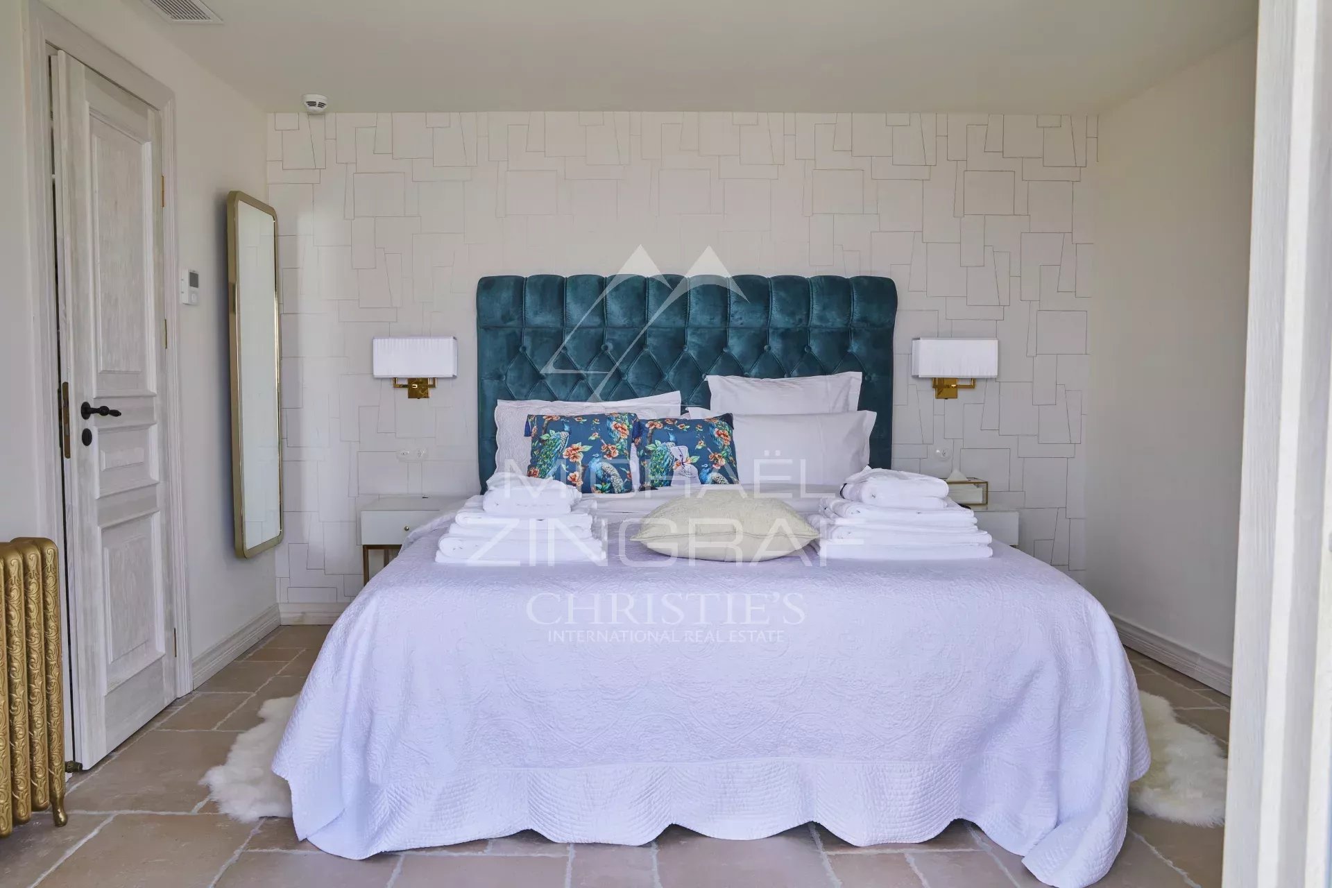 Tourrettes-sur-Loup - Bastide provençale avec vue mer - 4/5 chambres