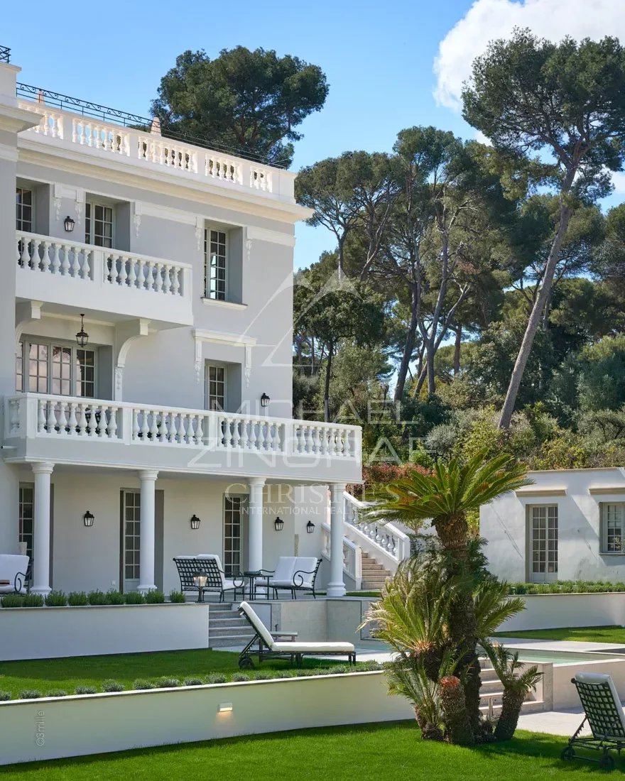 Luxuriously renovated "Belle Epoque" villa