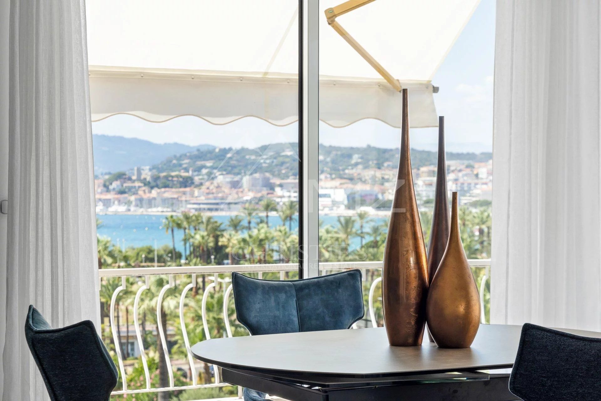Cannes Croisette - Palm Beach - Komplett renoviertes Penthouse mit Meerblick