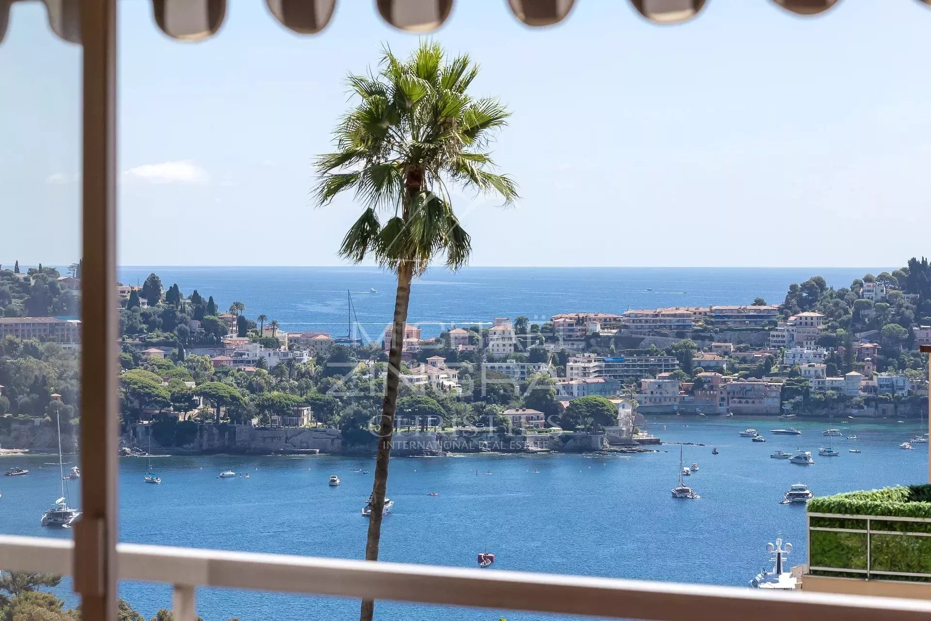 Villefranche-sur-mer - Magnifique 3 Pièces rénové avec cave et parking