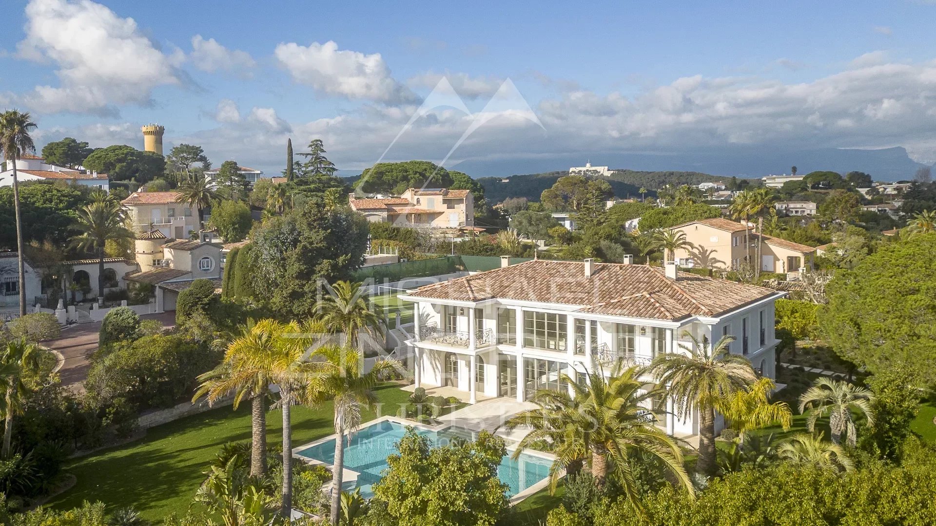 Super Cannes - Unique new Florentine style property