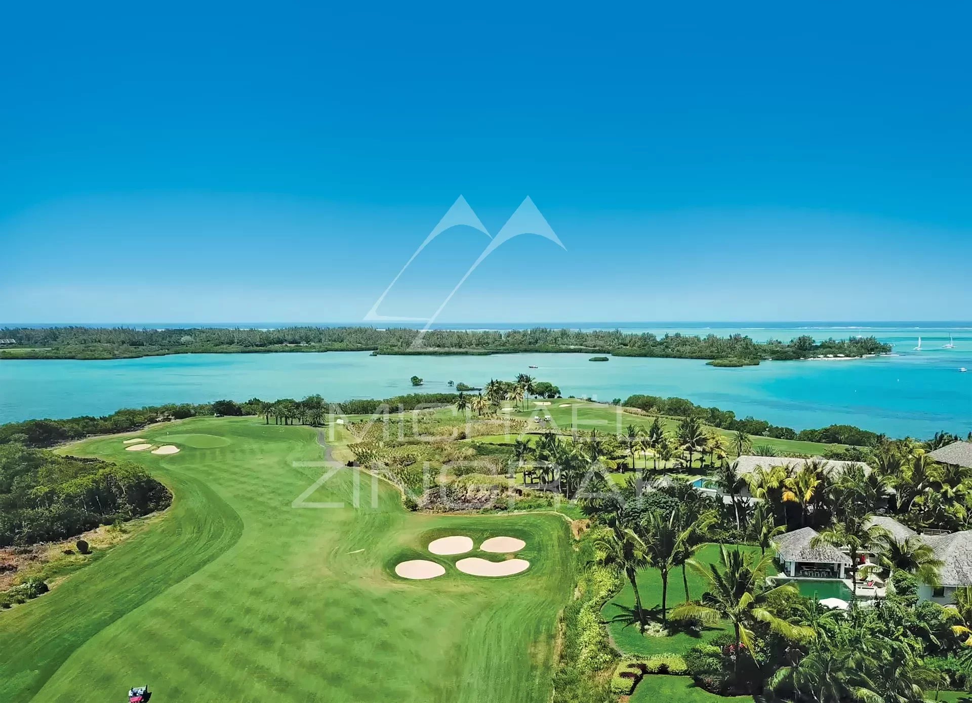 Mauritius - 3 bedrooms Duplex with golf view