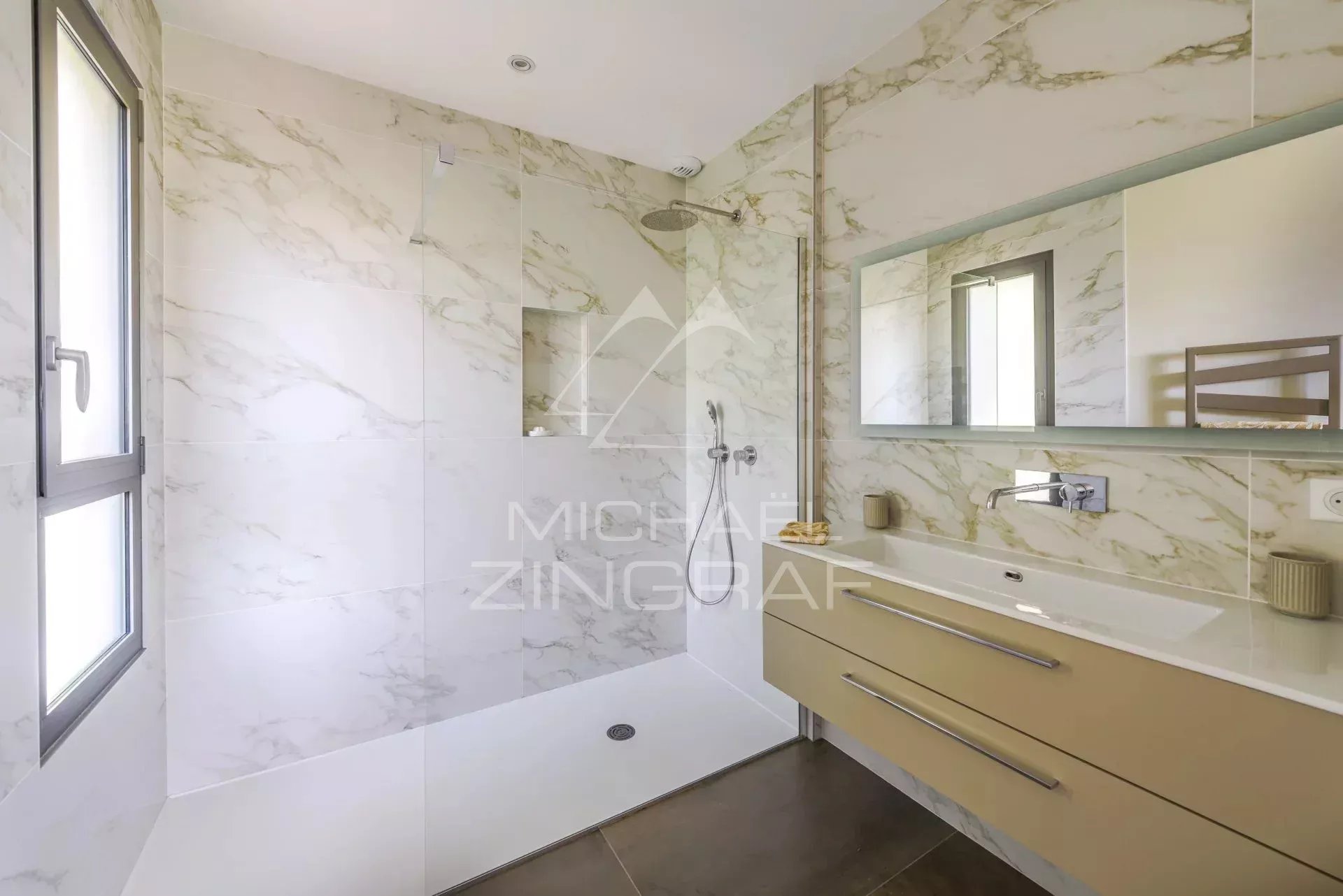 VILLA DAS OBSERVATORIUM MIT MEERBLICK PYLA AUF DEM MEER