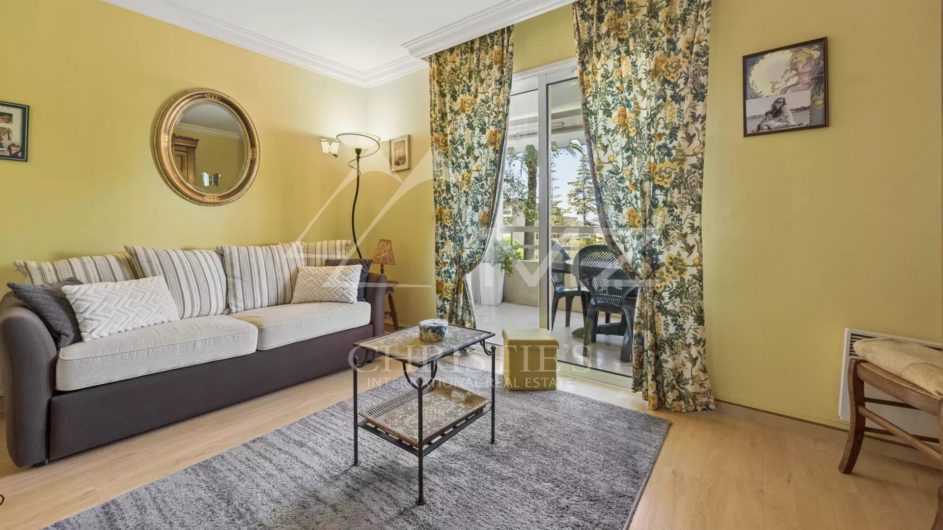 City Center Apartment
