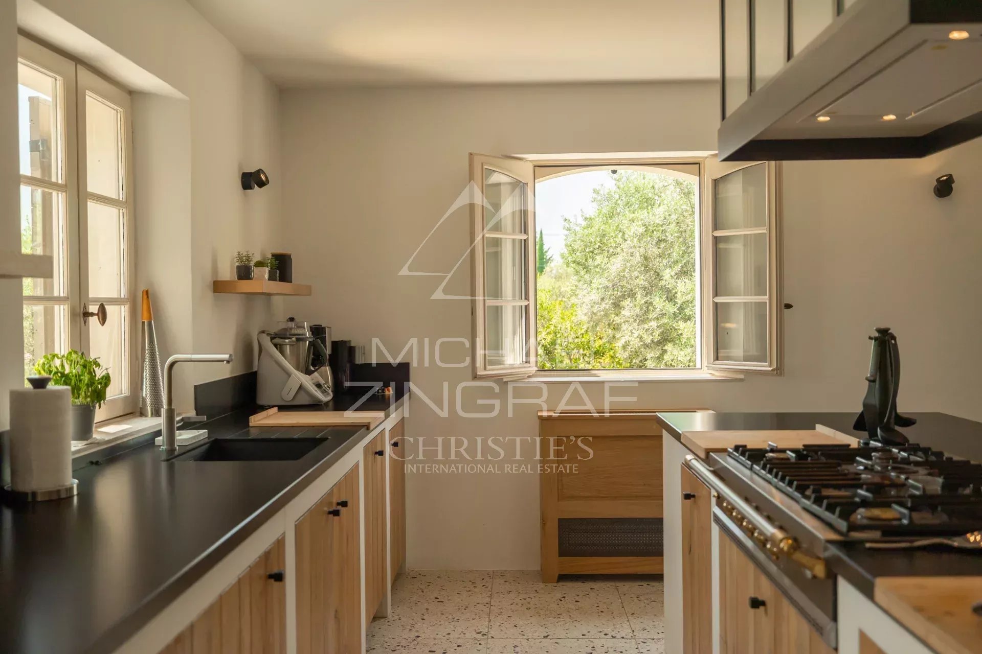 Gordes -  Splendide maison avec vue