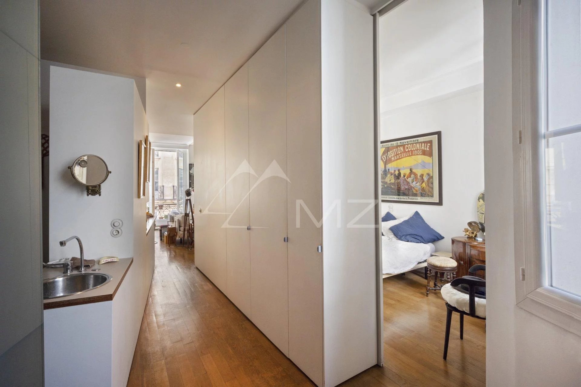 Very bright and spacious apartment in the Marais