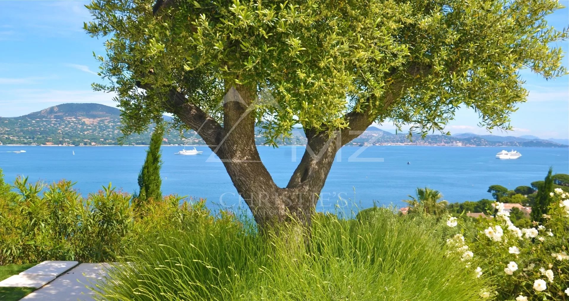 Nahe Saint-Tropez - Prächtige Villa mit Panorama-Meerblick