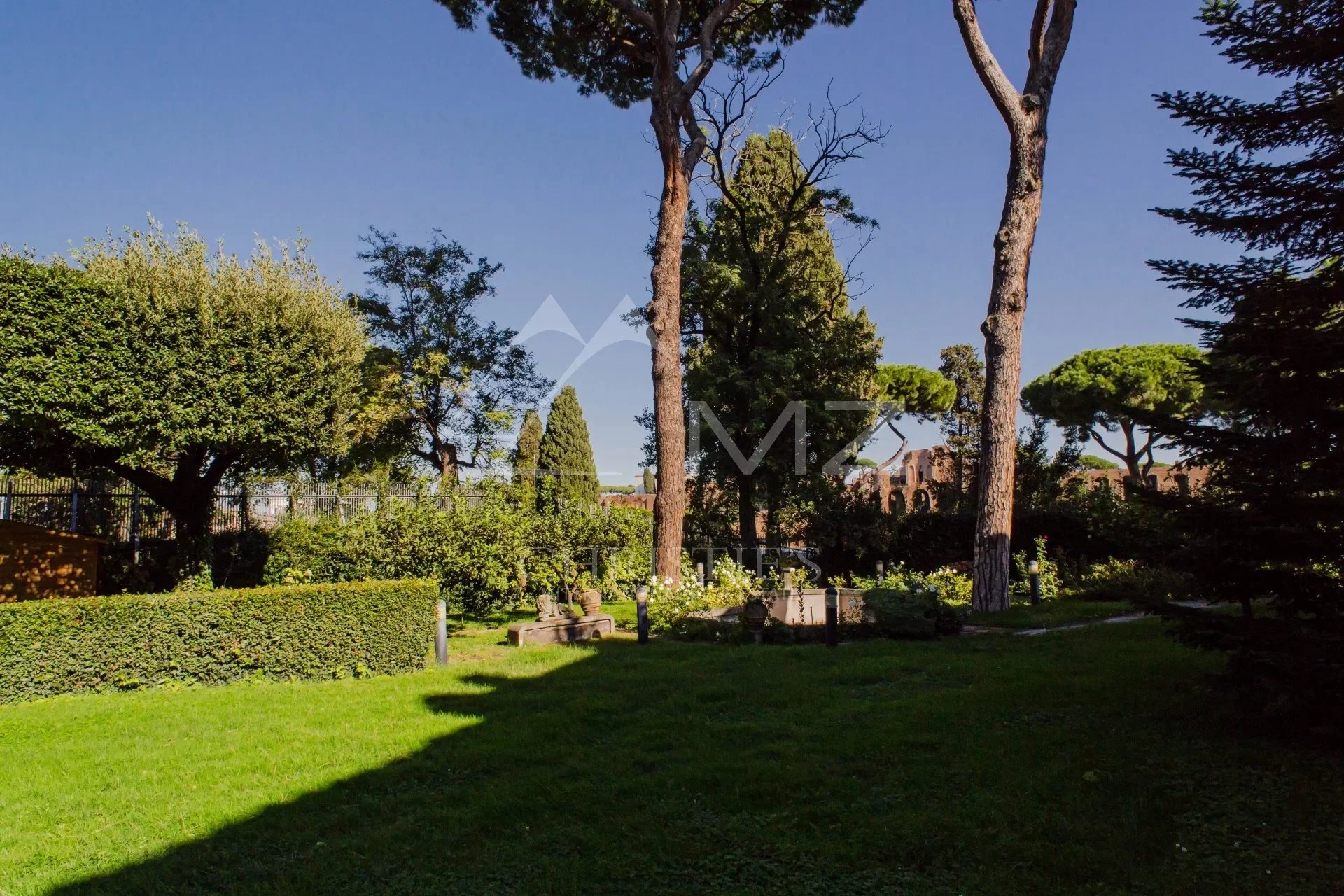 Italie - Rome - villa extraordinaire avec vue sur la colline