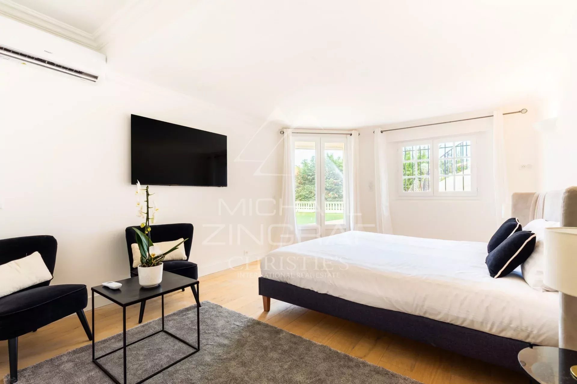 At the Gates of Cannes — Panoramic Sea View Villa — 11 Suites