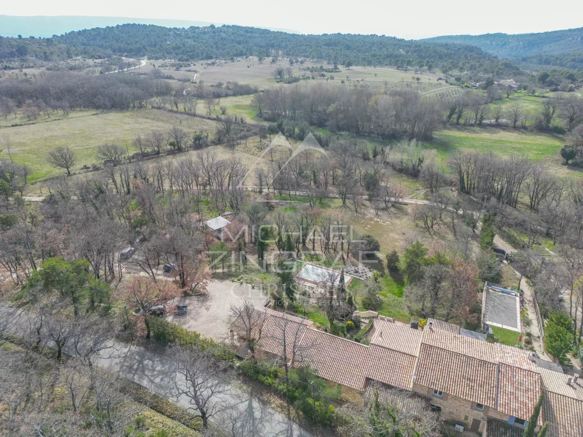 Exklusiv - Mauern - Schönes Steinhaus mit Pool und freiem Blick