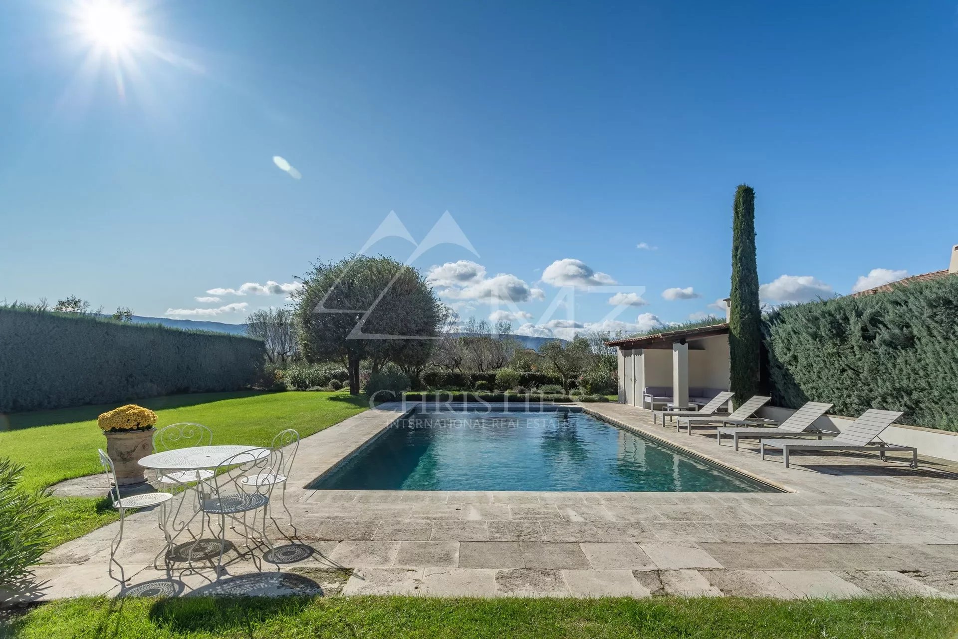 Cabrières d'Avignon - Belle villa avec piscine chauffée