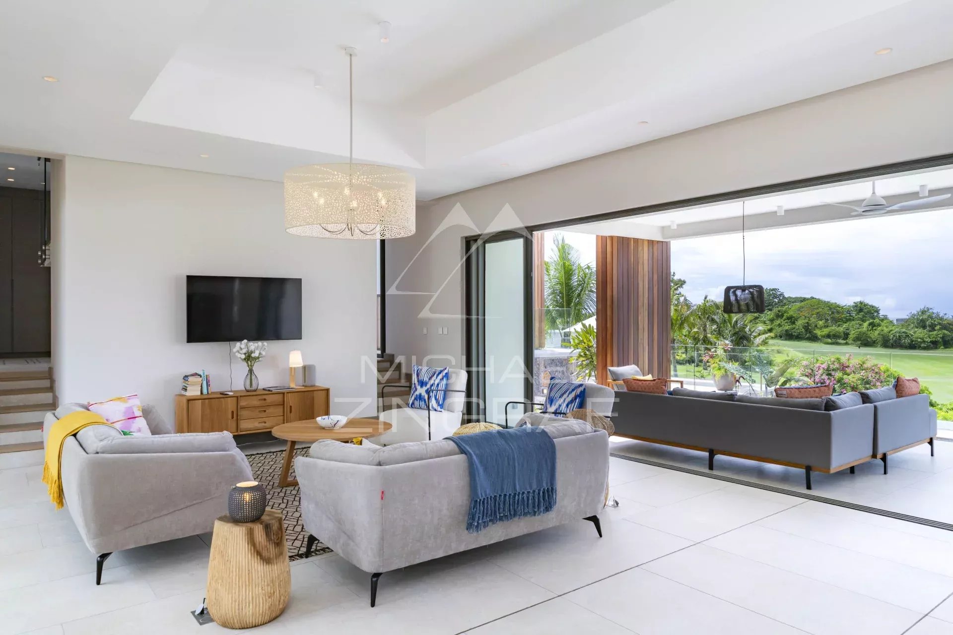 Villa d’Exception avec Vues Panoramiques à Anahita