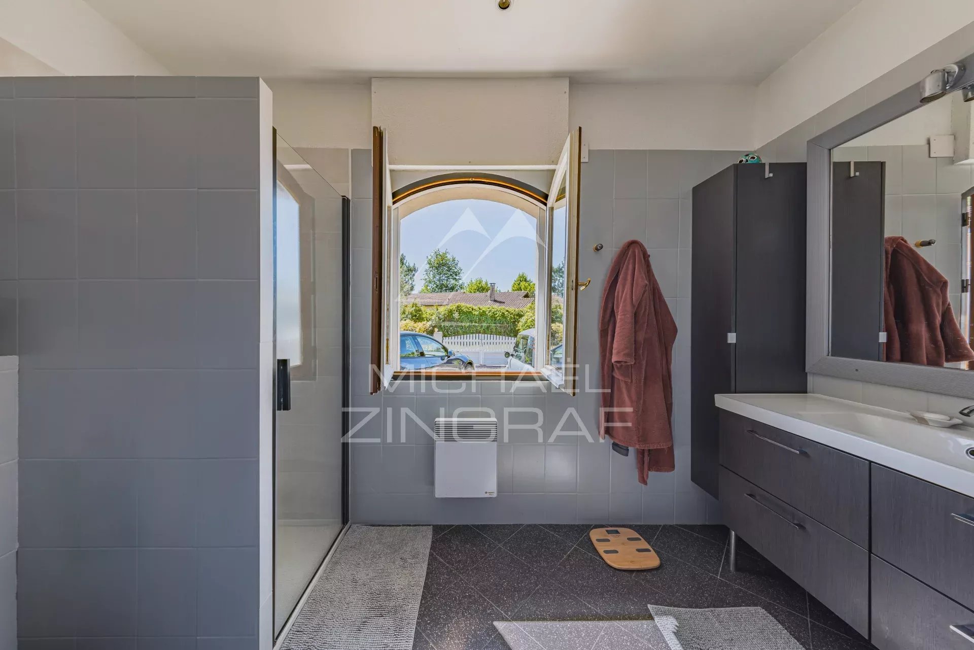 Moderne Villa mit 5 Schlafzimmern