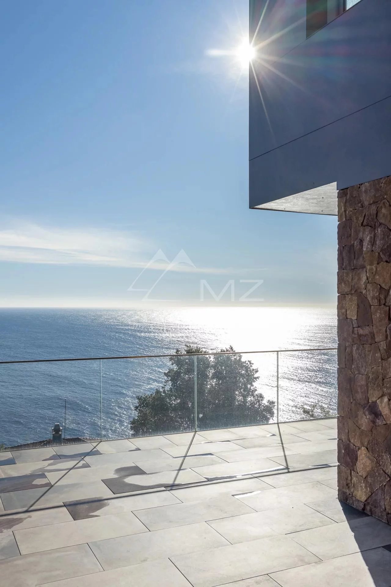 Nahe Cannes - Moderne Villa