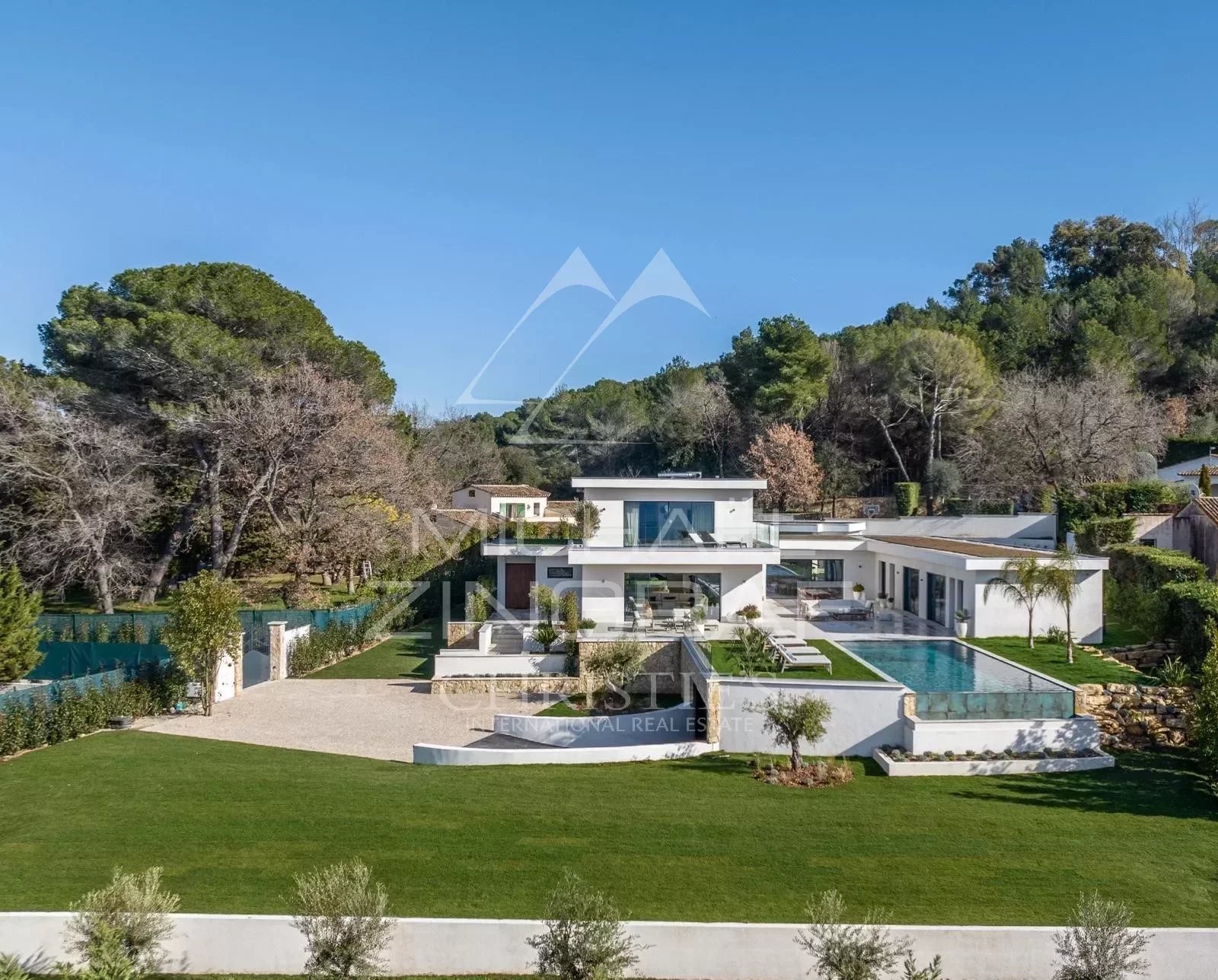 Oberhalb von Cannes - Le Cannet Residential - Außergewöhnliche zeitgenössische Neubauimmobilie