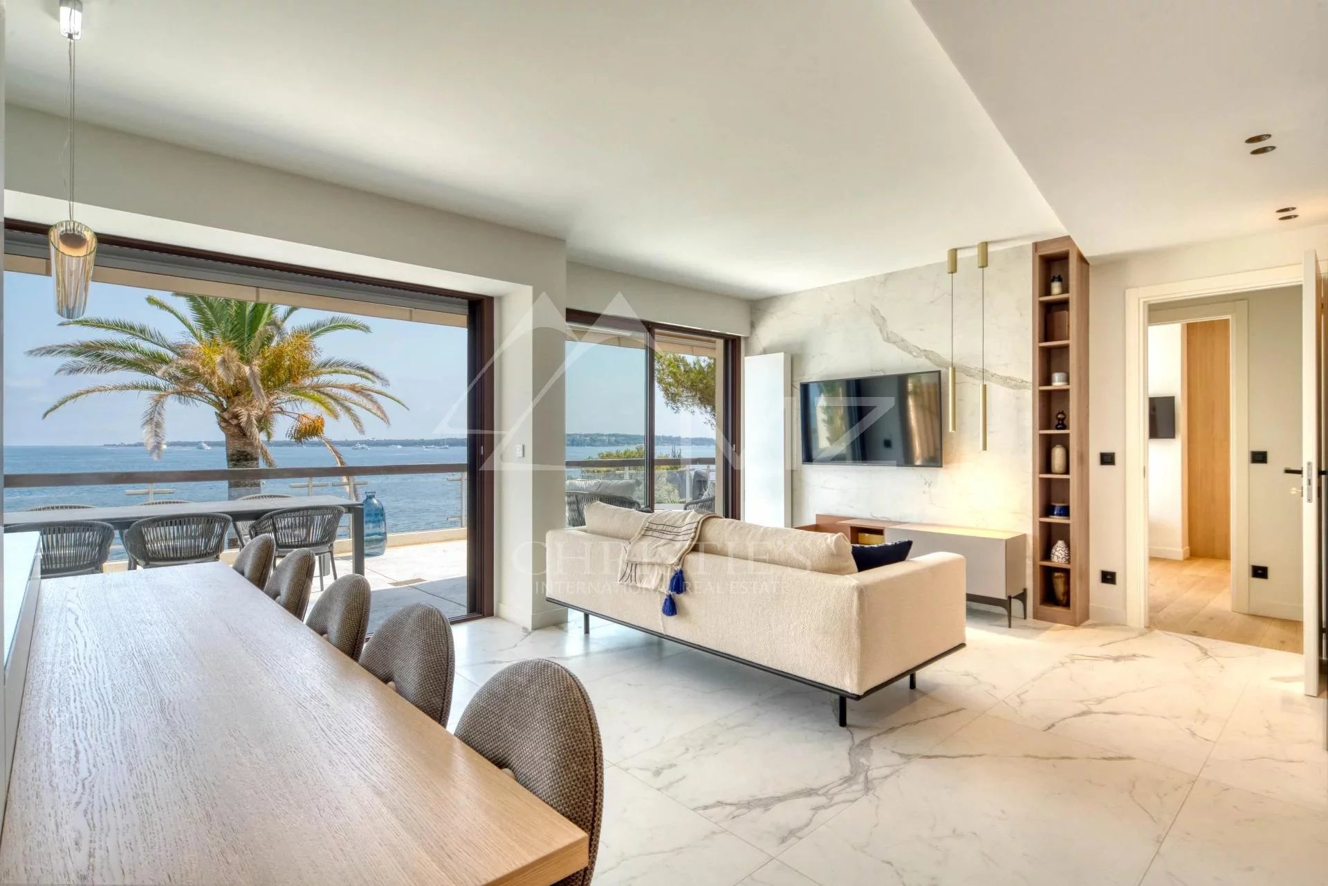 Cannes Palm Beach - Waterfront penthouse with panoramic sea view