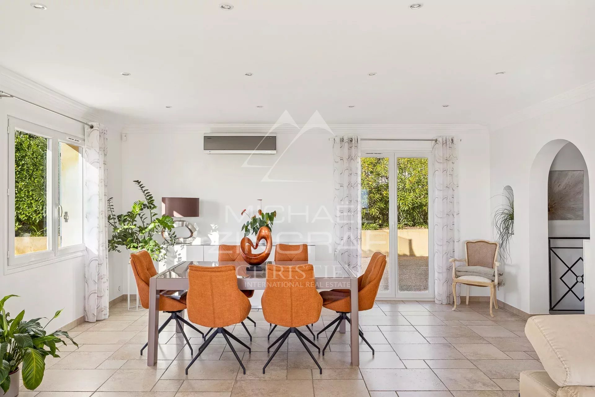 Proche Nice - Charmante propriété en position dominante