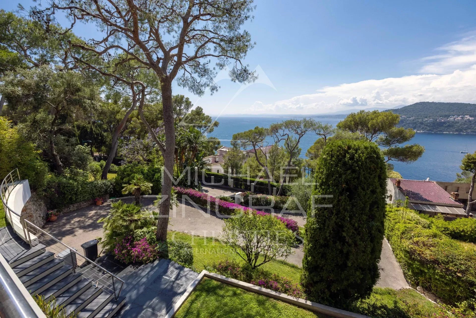 Contemporary villa - Panoramic sea view