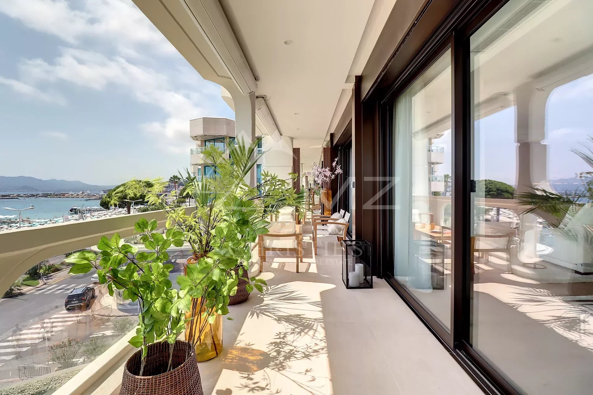 Cannes - Croisette - Sumptuous sea view apartment