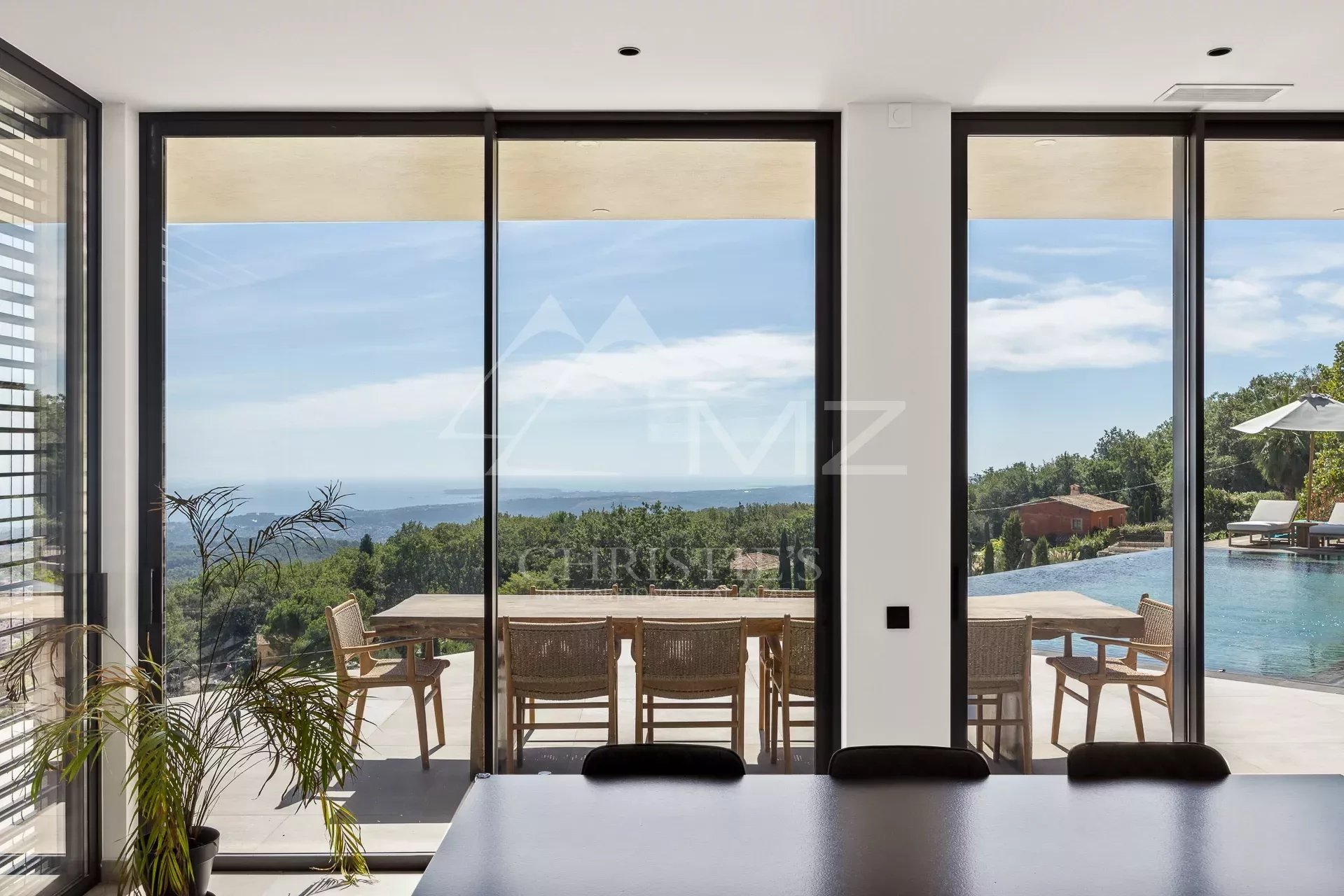VENCE - Beautiful Brand-new Contemporary Sea View House