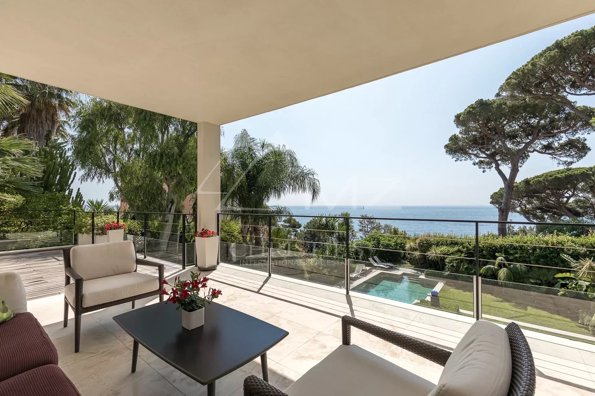 Cannes - Superb contemporary 4 bedrooms villa