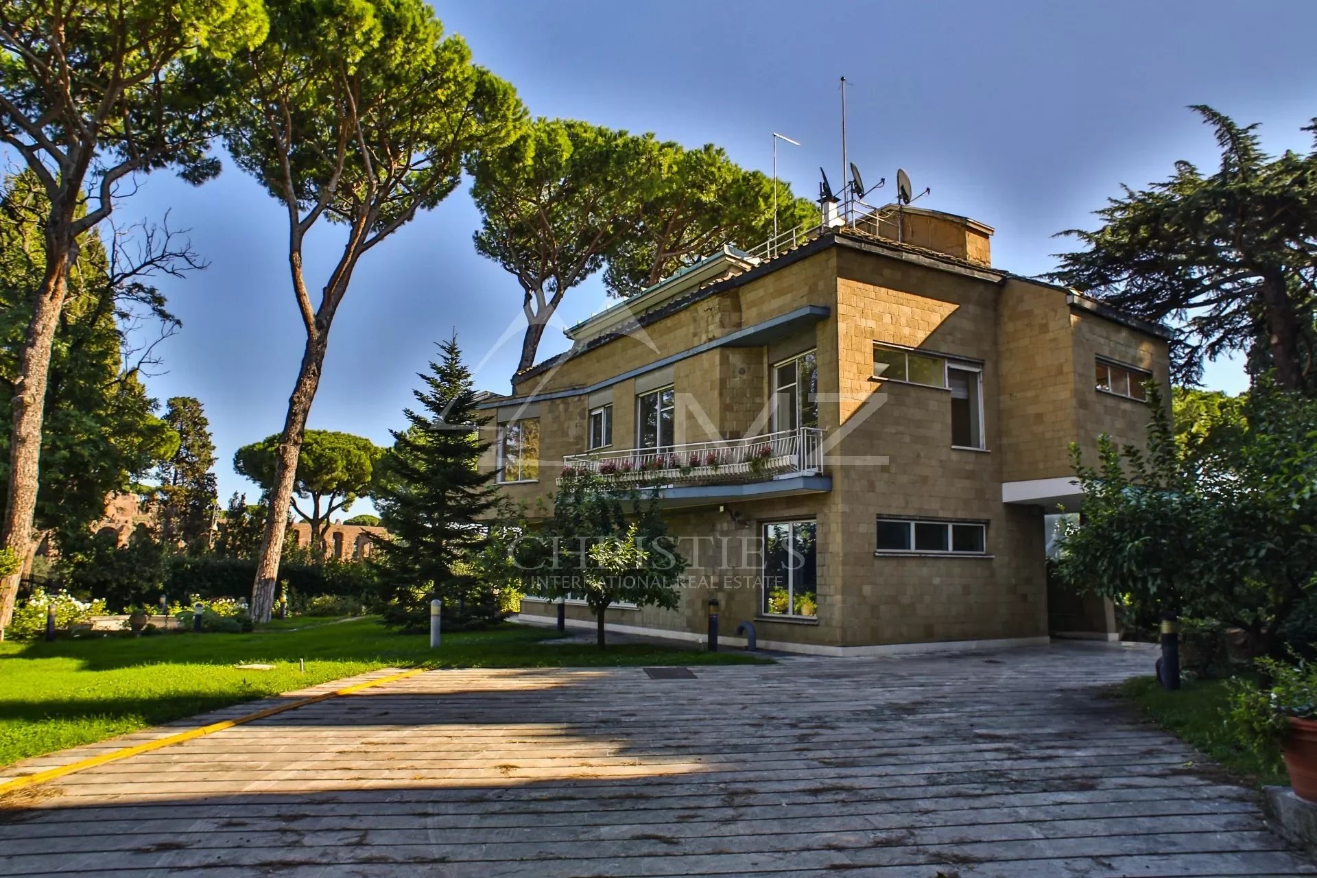 Italy - Rome - extraordinary villa with hill view