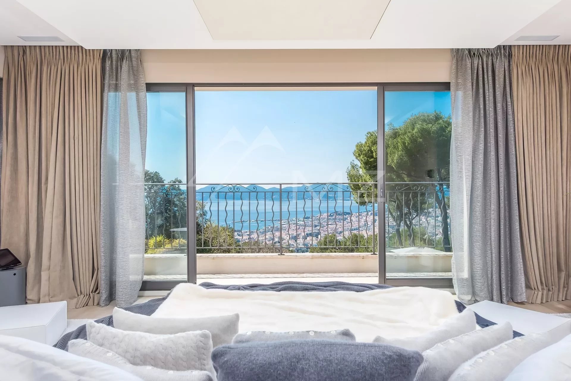 Cannes - Kalifornien - Panorama-Meerblick