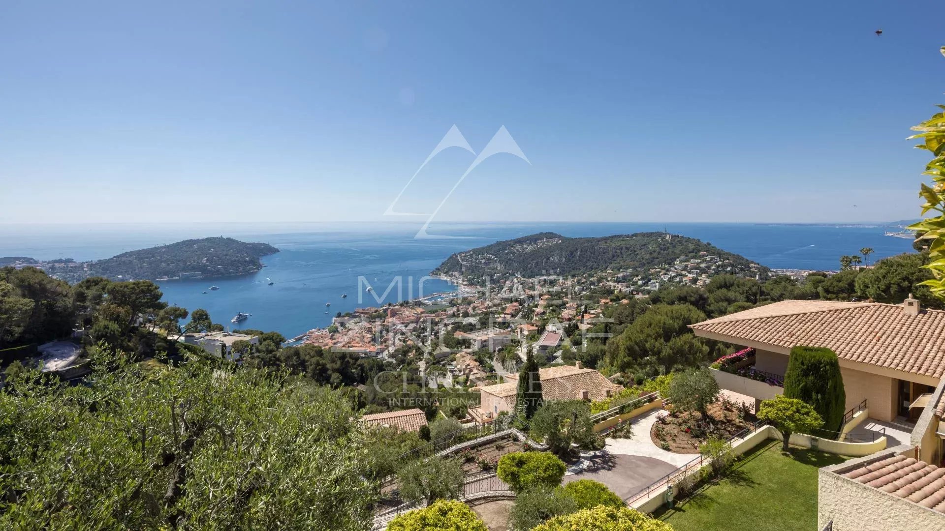 Villa d'architecte au coeur d'un domaine privé - VILLEFRANCHE SUR MER