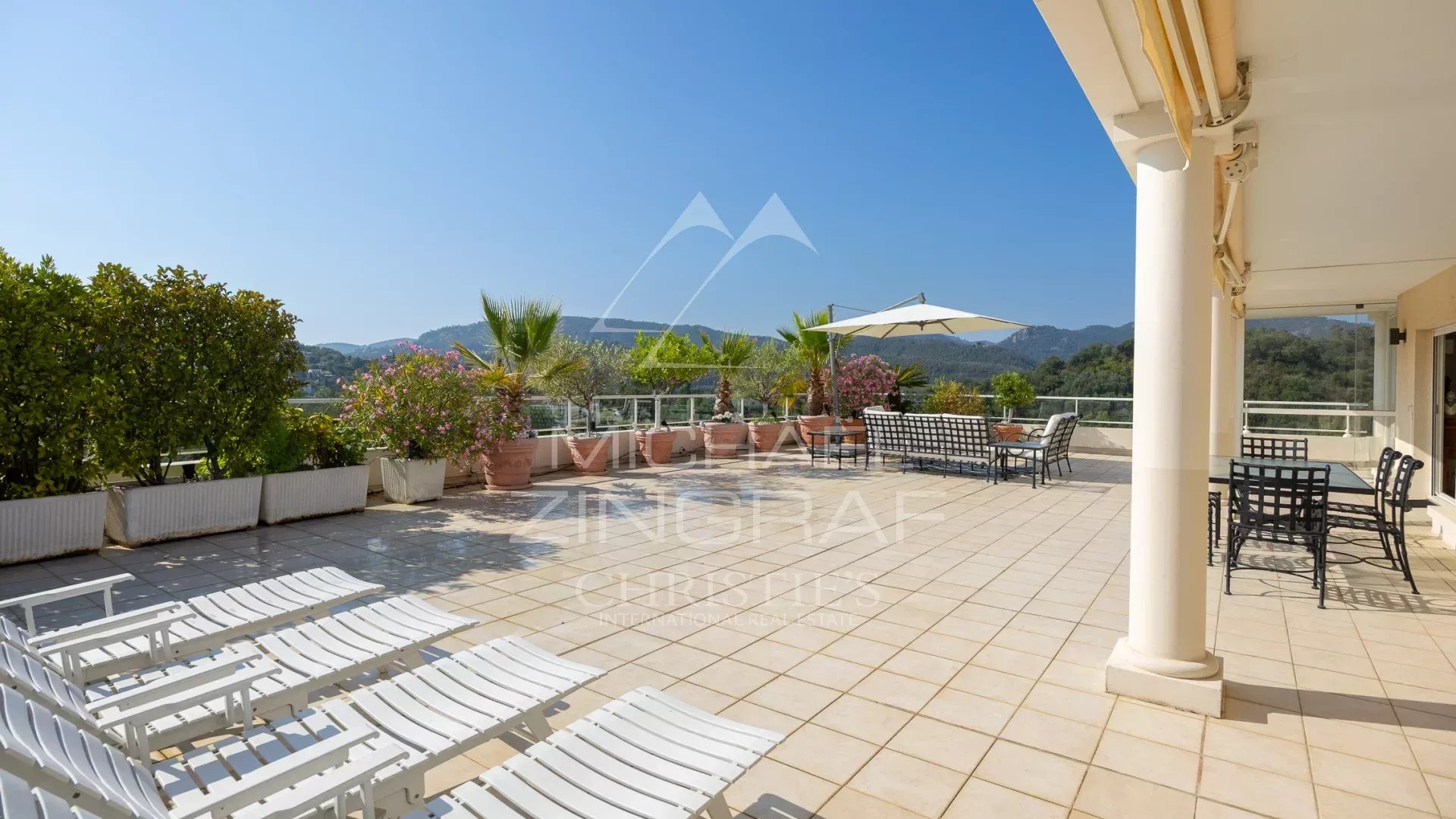 Mandelieu Riviera Golf – Top-Floor Apartment – Close to Cannes