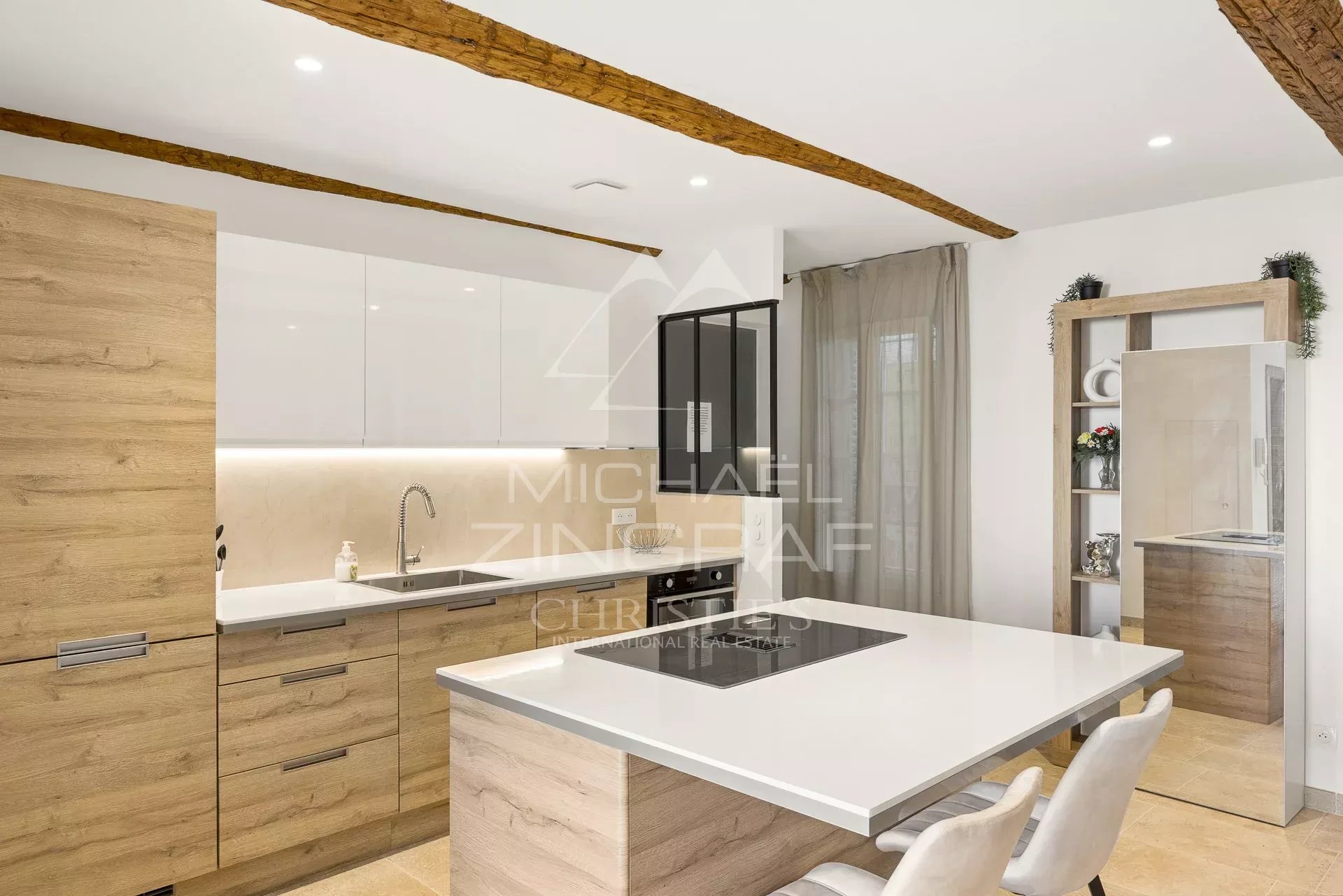 Duplex de charme au cœur du Vieil Antibes