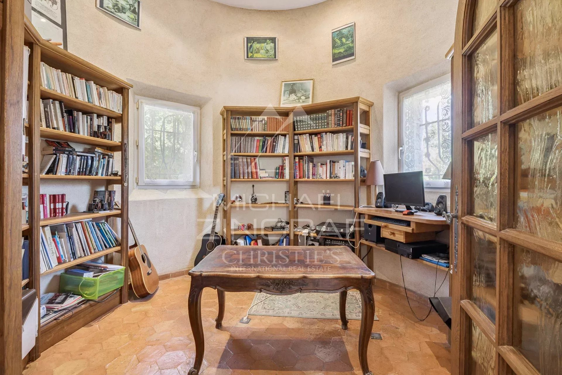 Villa with swimming pool, fruit and olive trees, and unobstructed views.