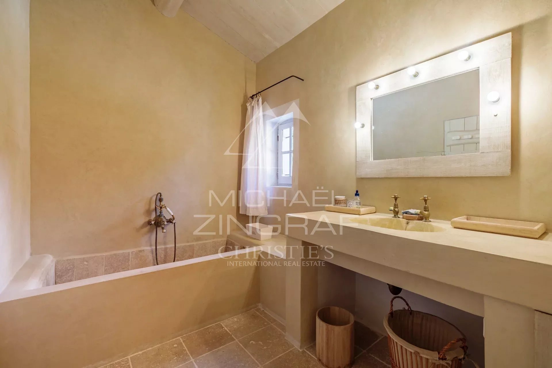 Roussillon – Charmantes Haus mit Pool