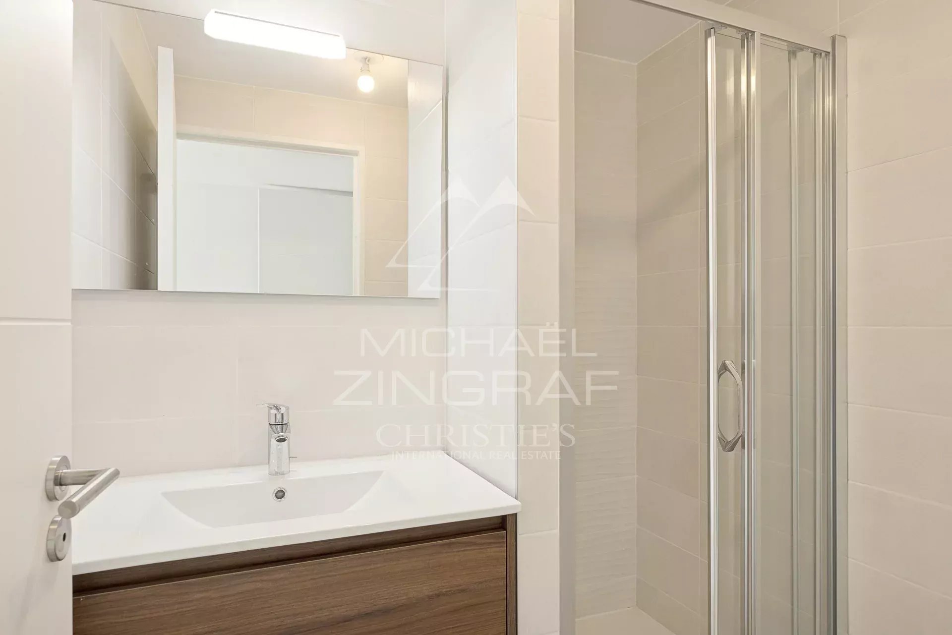 ANTIBES – DUPLEX DERNIER ÉTAGE – TERRASSES SUD – RÉSIDENCE RECENTE
