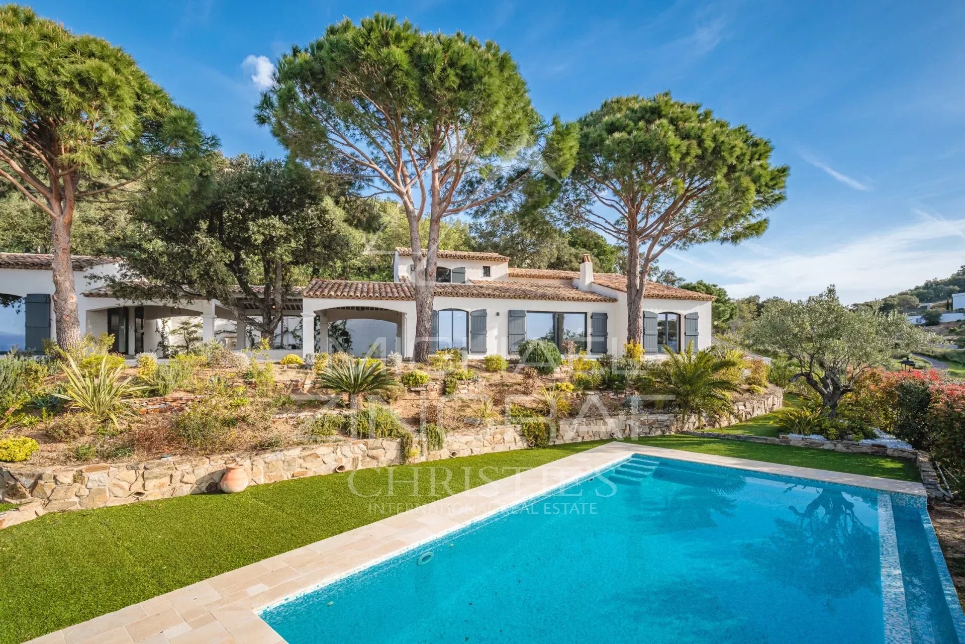 Mas Provençal - vue mer - piscine chauffée
