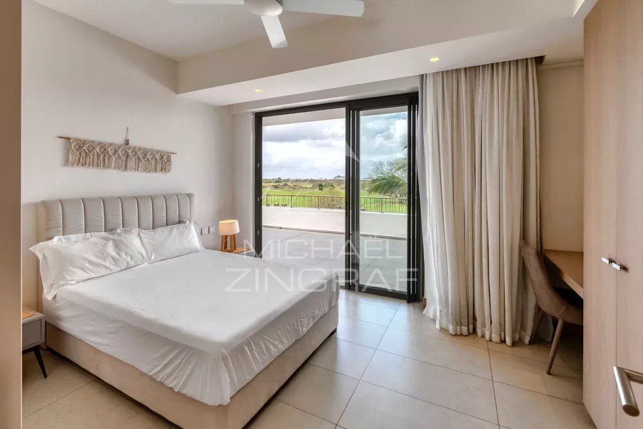 Penthouse with Golf View – Mont Choisy