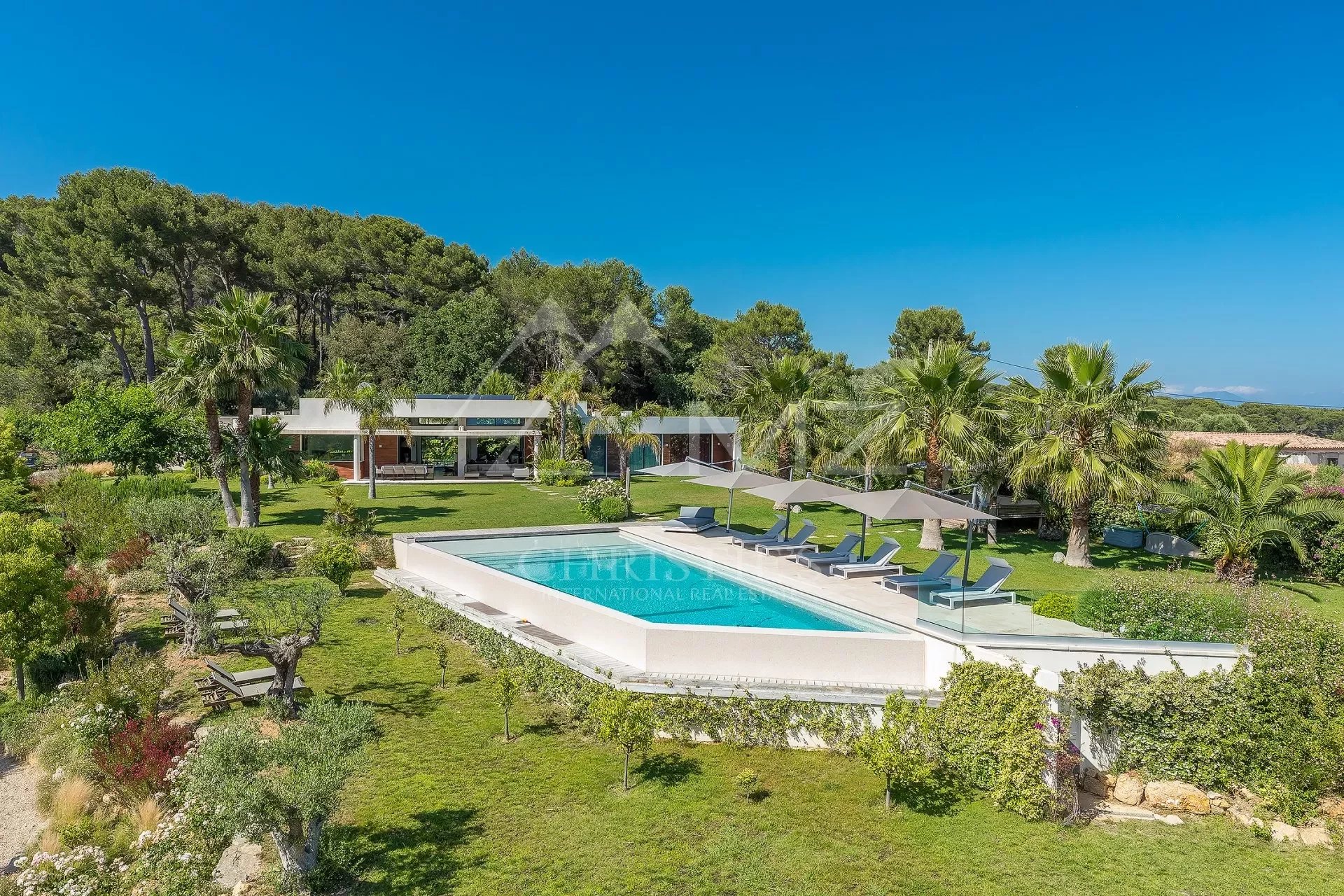 Antibes - Architect's villa