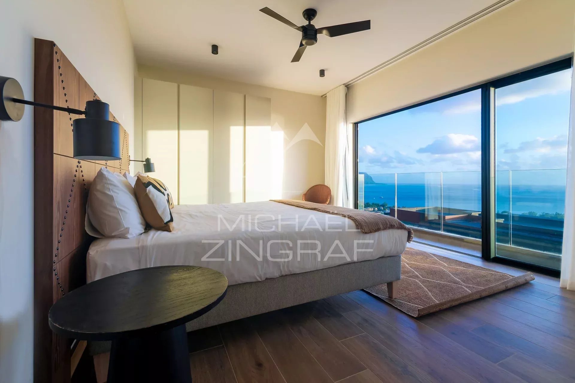 Puppen 5 -Bedroom Villa - Black Riviere