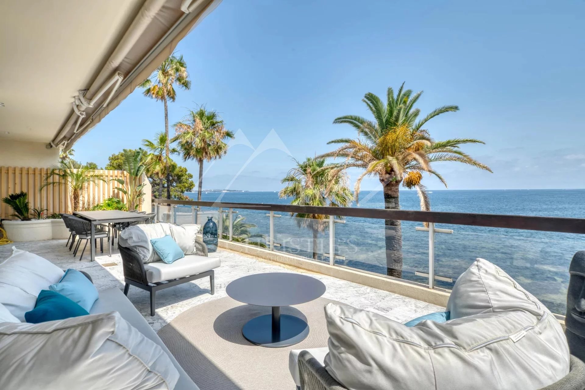 Cannes Palm Beach - Penthouse direkt am Wasser mit Panorama-Meerblick