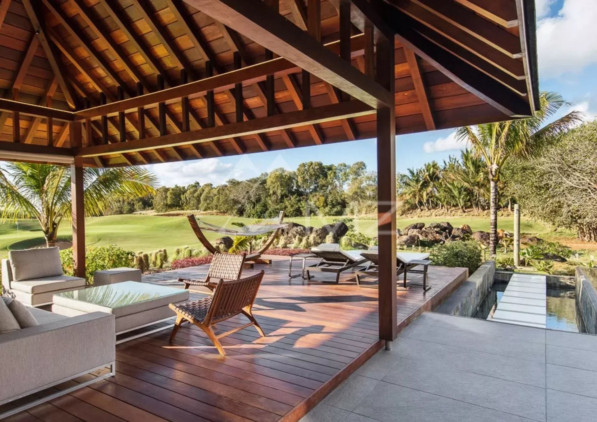 5 bedrooms villa on Golf
