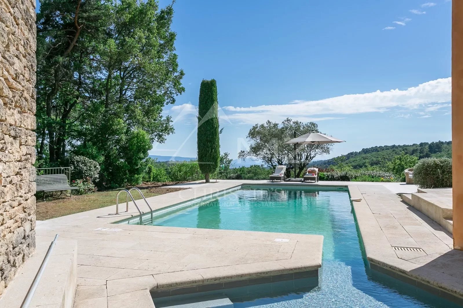 Proche Gordes - Belle maison de vacances avec vue et grande piscine