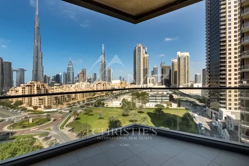 Full Burj Khalifa Views | Upgraded Kitchen | 2 bed