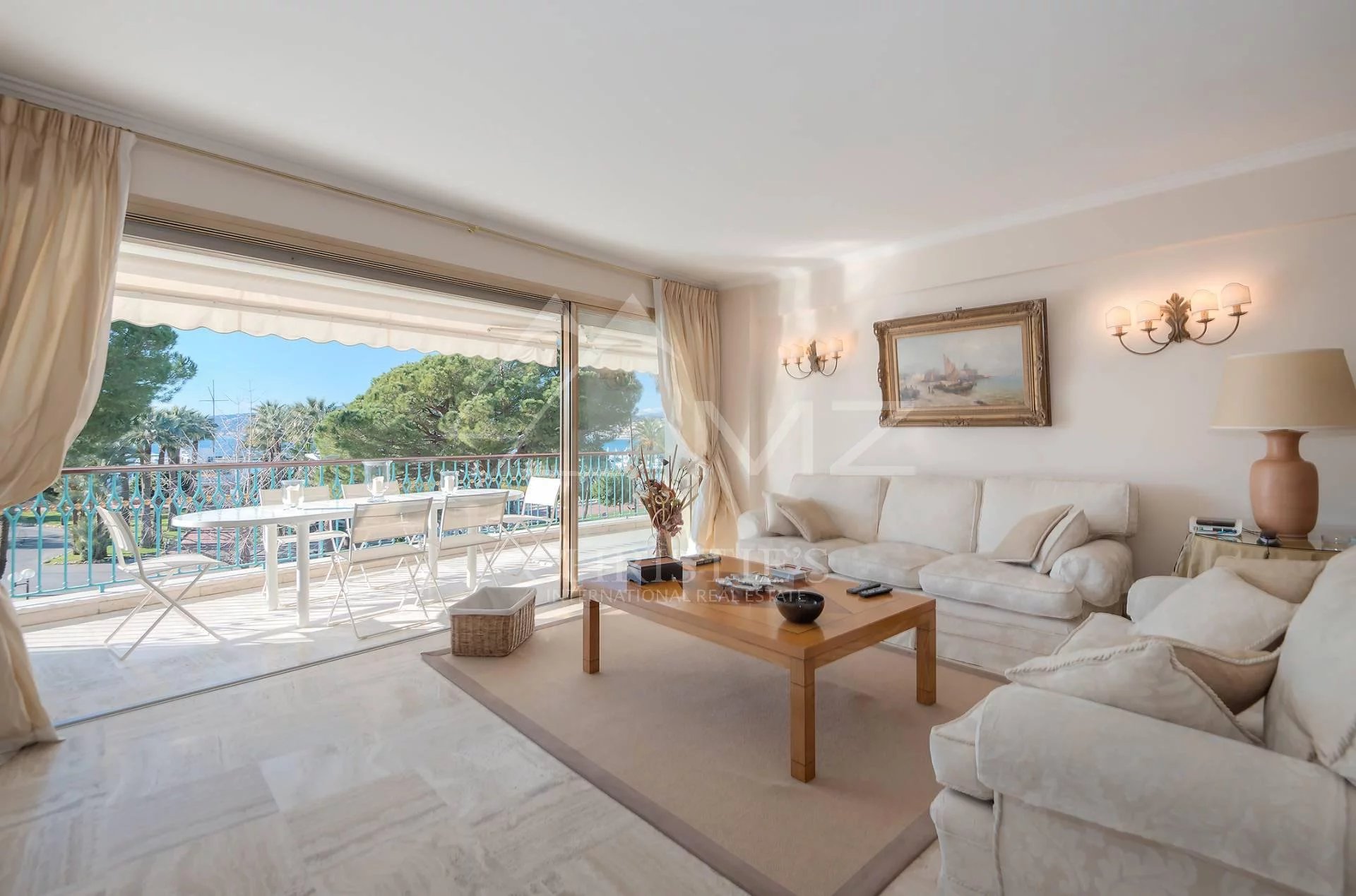Cannes - Croisette - Apartment with sea view