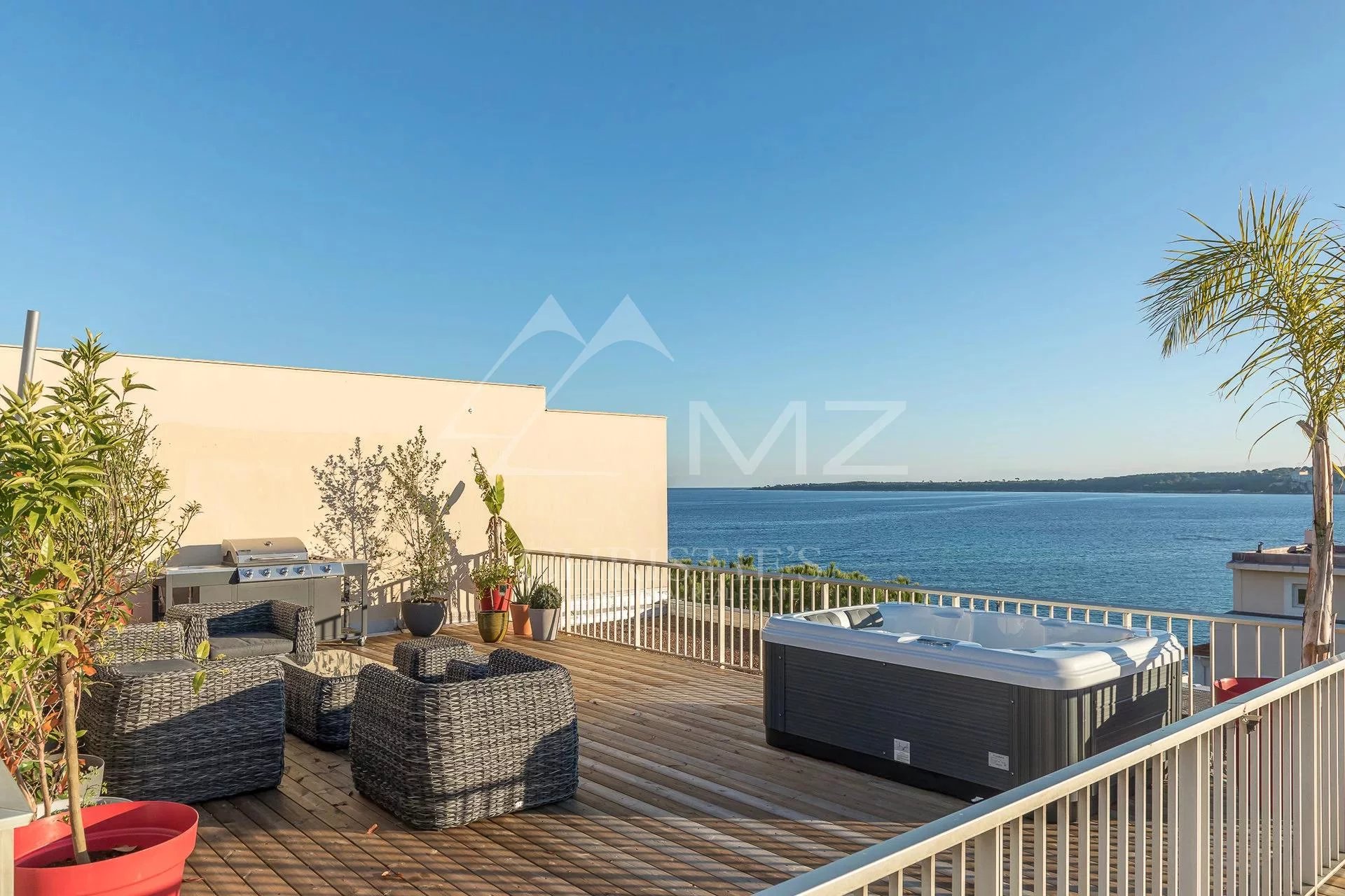 Cannes - Palm Beach - Appartement toit terrasse